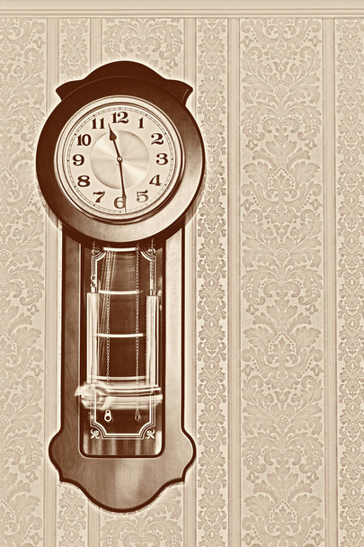 Old pendulum clock - Φωτογραφία, εικόνα