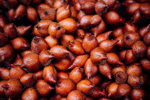 Salacca wallichiano je asijský plod na trhu s ovocem - Fotografie, Obrázek