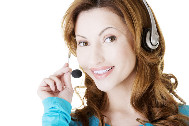 ελκυστική γυναίκα ενηλίκων με ακουστικά - Φωτογραφία, εικόνα