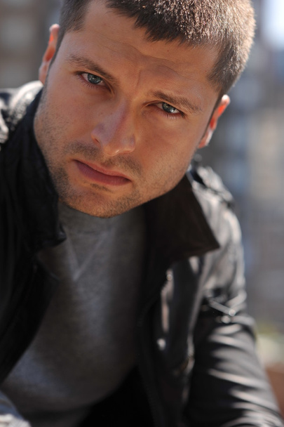 Male actor head shot showing action movie character - Fotografie, Obrázek