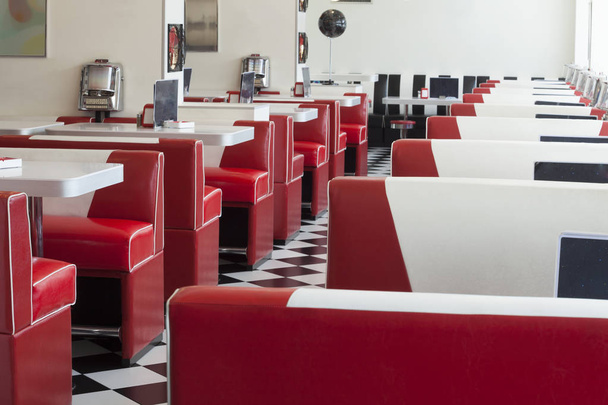 Sitzkabinen-Details im amerikanischen Diner-Restaurant, flacher Dopf - Foto, Bild