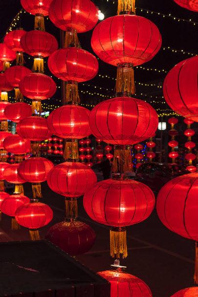 Lanternes rouges la nuit
 - Photo, image