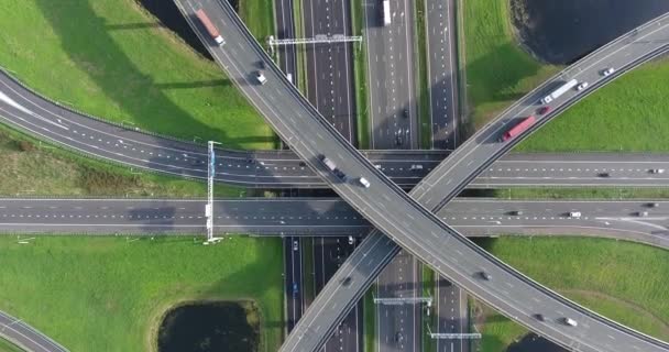 Luchtfoto van snelwegen, Rotterdam en omgeving, Nederland - Video