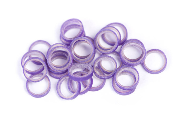 Latex gyűrűk fogszabályozó kapcsos zárójelek számára - Fotó, kép
