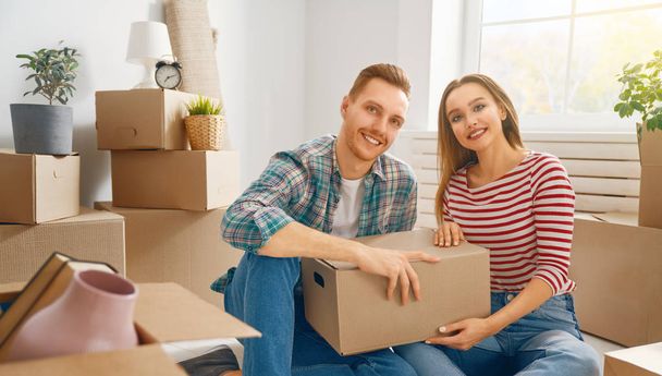 couple moving to new apartment - Photo, Image