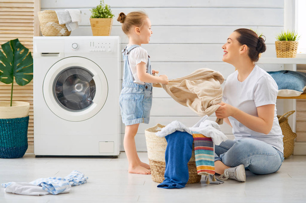 family doing laundry - Foto, immagini