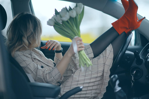 girl spring auto / happy girl in the car, travel spring mood happiness - Valokuva, kuva