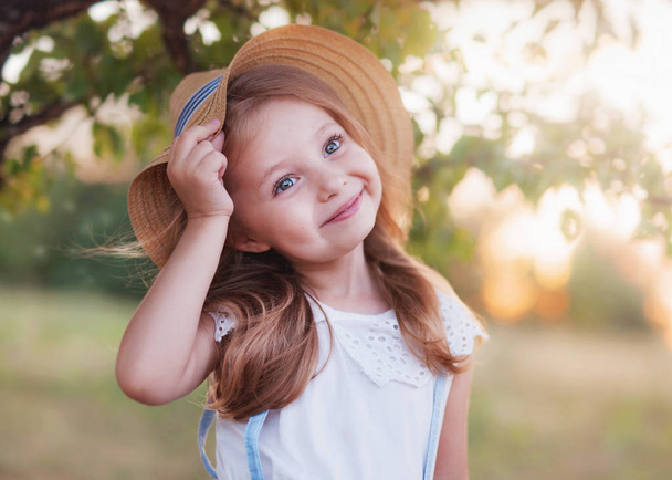 Summer outdoor portrait of beautiful happy child - Zdjęcie, obraz