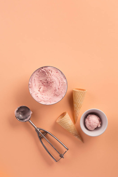 Domowy jogurt lody Truskawkowe - Zdjęcie, obraz