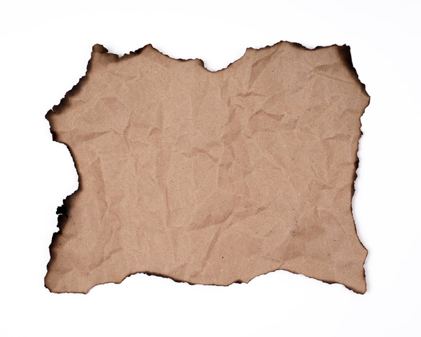 folha de papel queimado isolado no fundo branco - Foto, Imagem