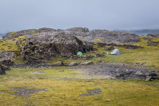 Wildes Zelten in Island - Foto, Bild