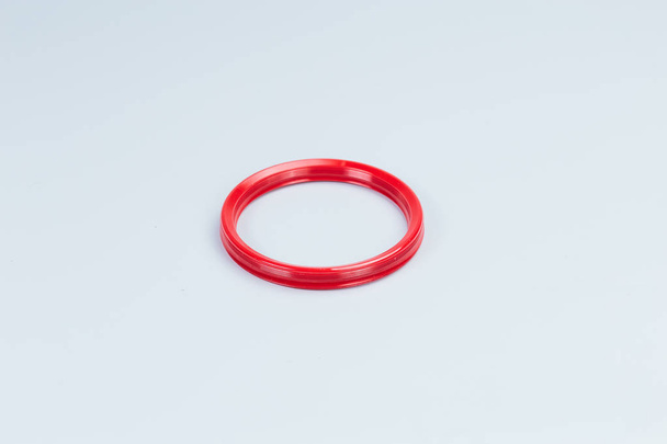 Уплотнение. Гидравлический цилиндр. Тюлени, герметичные кольца. Дворники, направляющие кольца, защитные кольца. Полиуретан
 - Фото, изображение