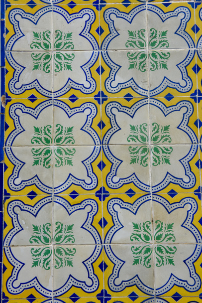 Деталь традиційної португальської колоніальної плиткою з фасаду  - Фото, зображення