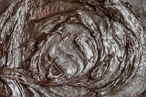 Textur Schokolade. schwarze und Vollmilchschokolade. Selektiver Fokus. - Foto, Bild