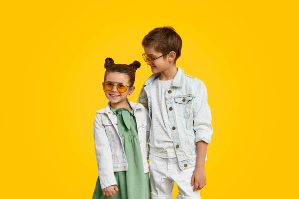 Cheerful kids in stylish outfits - Φωτογραφία, εικόνα