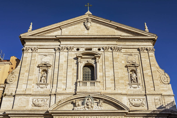 Igreja de Santo André em Roma
 - Foto, Imagem