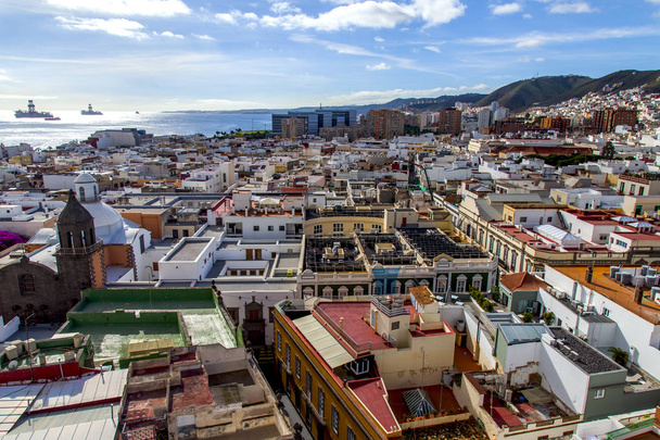 Las-Palmas Gran Canaria, Spanyolország, január 8, 2018. A város központi részének nézete a katedrális felmérési platformján - Fotó, kép