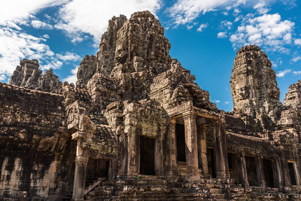 Angkor Thom au parc archéologique d'Angkor au Cambodge, États-Unis
 - Photo, image