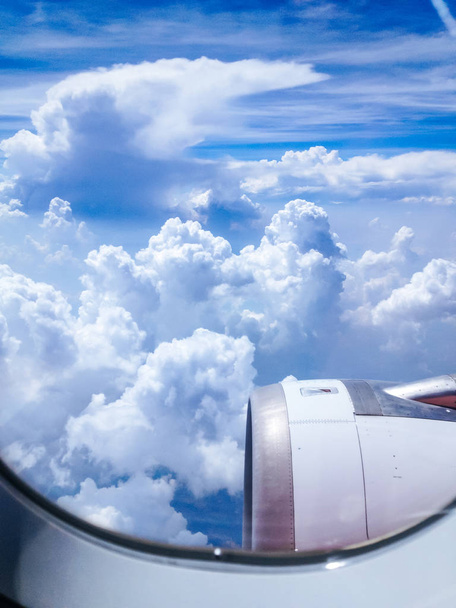 Kilátás egy repülőgép ablak háttér - Fotó, kép