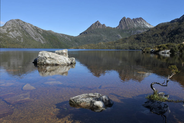 Βουνό-λίμνη Σεντ Κλερ εθνικό πάρκο Ταζμανία Αυστραλία - Φωτογραφία, εικόνα