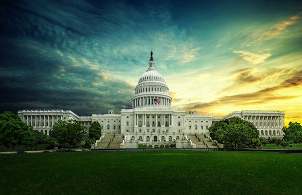 Yeşil Amerika Birleşik Devletleri ile Capitol Batı Cephesi - Fotoğraf, Görsel