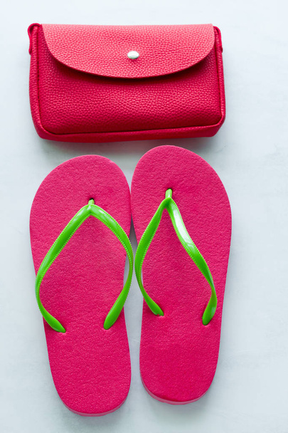 flip flops and clutch, female summer fashion flat lay - Φωτογραφία, εικόνα