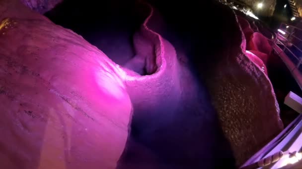 Kaskády uvnitř jeskyně, GoPro video klip - Záběry, video