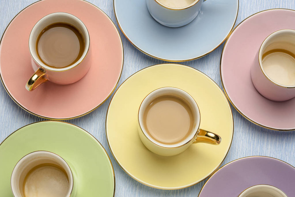 пастельні чашки кави абстрактні
 - Фото, зображення