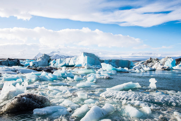 Йокульсарлонская ледяная лагуна на юге Исландии
 - Фото, изображение