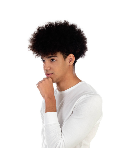 Pensativo adolescente chico wiht afro peinado
 - Foto, Imagen