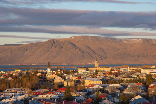 Вид на город Рейкьявик в Исландии
 - Фото, изображение