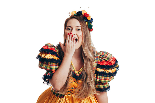 Brazilian girl wearing typical clothes for the Festa Junina - Ju - Foto, afbeelding