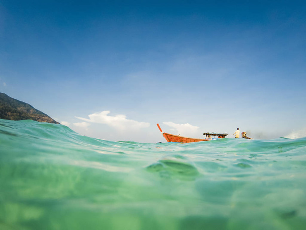 barco de cauda longa em Andaman conceito de férias mar-Tailândia
 - Foto, Imagem