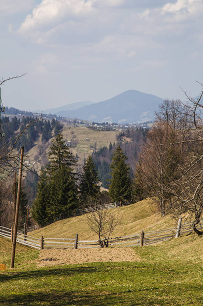 Malebná krajina nedaleko vesnice Holovy, Ukrajina - Fotografie, Obrázek