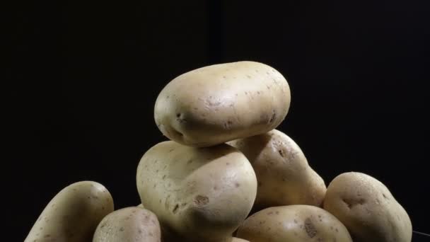 Las patatas naturales hortalizas en el giro montañoso. Solanum tuberosum
 - Imágenes, Vídeo