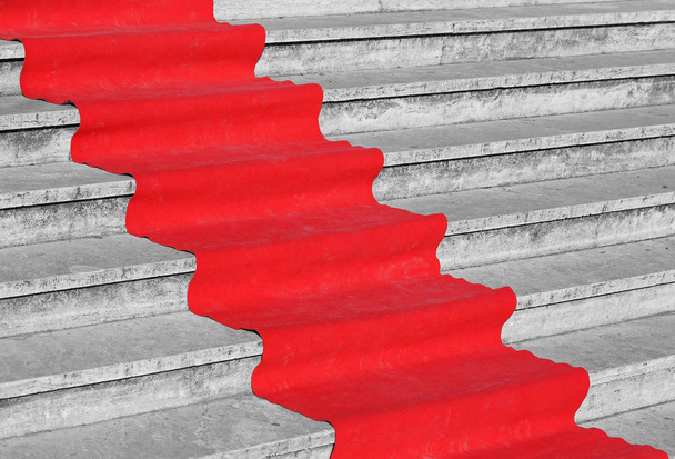 tappeto rosso sulle scale
 - Foto, immagini