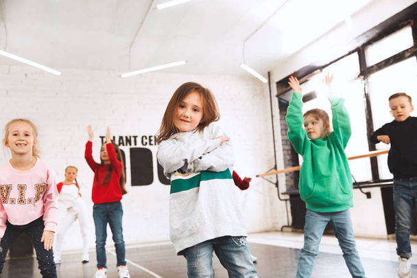 The kids at dance school. Ballet, hiphop, street, funky and modern dancers - Foto, immagini