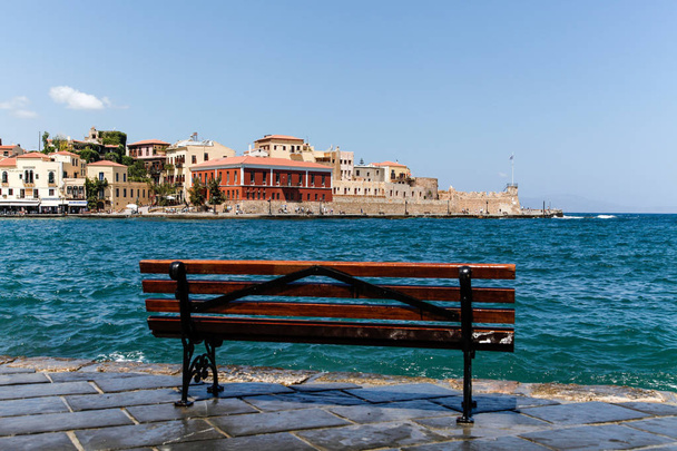 Bench in old harbor of Chania, Crete - Zdjęcie, obraz