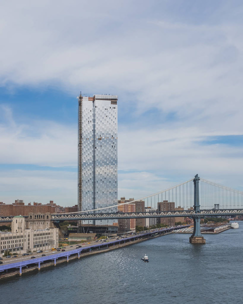 East River üzerinde Manhattan Köprüsü ve Manhattan binaları, New York, ABD - Fotoğraf, Görsel