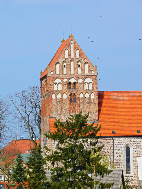 Widok na protestancki kościół miejski Sankt Johannes - Zdjęcie, obraz