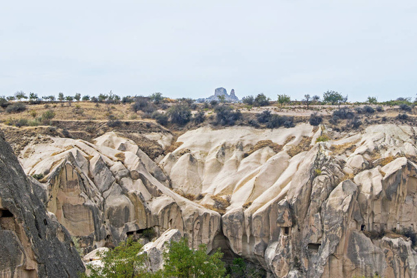 カッパドキアの岩の形成の風景 - 写真・画像