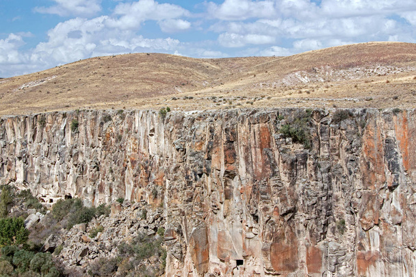 krajobraz doliny Ihlara w Kapadocji - Zdjęcie, obraz