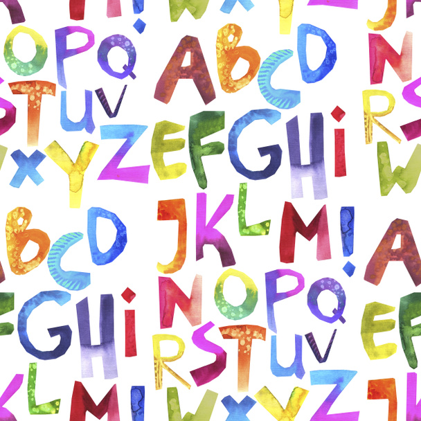 Renkli alfabe ile suluboya dikişsiz desen. Grunge el yazısı tip seti. Kaba kesim boyalı yazı tipi. Beyaz gökkuşağı harfleri - Fotoğraf, Görsel