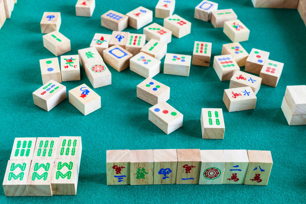 Gameplay von Mahjong-Brett Spiel - Foto, Bild