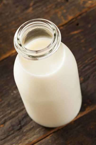 Refreshing White Cold Organic Milk - Foto, Bild