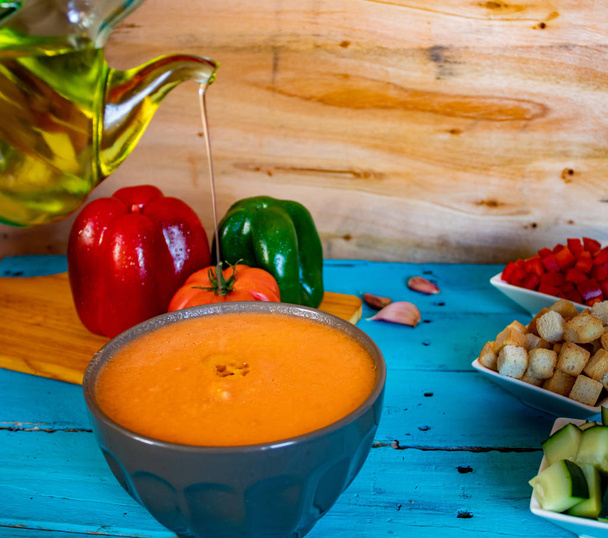 Näkymä gazpacho, tyypillinen espanjalainen ateria
 - Valokuva, kuva