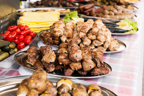 BBQ beef and pork meat chop slices. Shish kebab. - Foto, Imagen