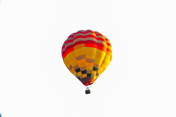 毎年恒例の祭りで飛んでカラフルな熱気球 - 写真・画像