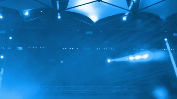 прожектори на сцені під час концерту
 - Кадри, відео