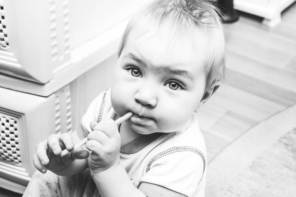 Portrait of a baby at home - Foto, afbeelding